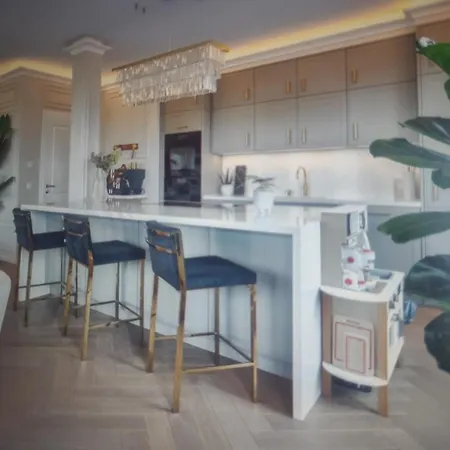 3bdr In Central Appartamento *